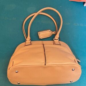Elegant Tan Leather Handbag